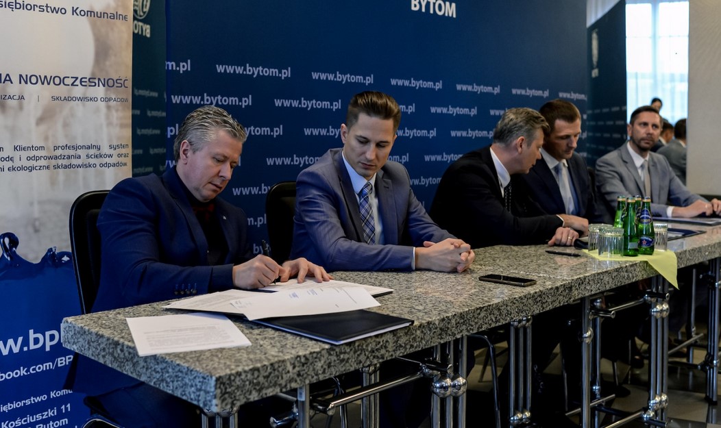 Umowa na przebudowę ul. Piłsudskiego podpisana. Przebudowa kanalizacji deszczowej i dróg