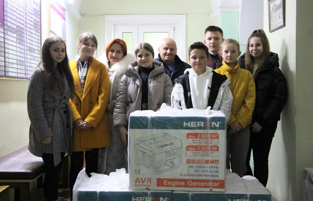 Fundacja PETRALANA przekazała generatory prądu szkołom z Drohobycza
