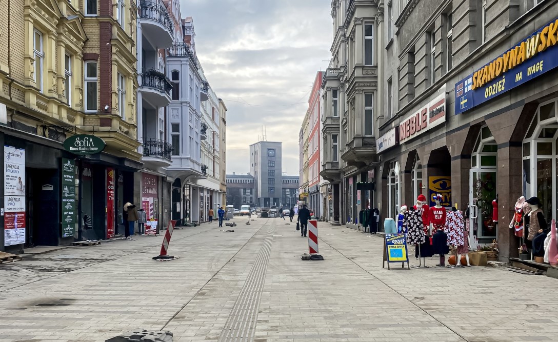 Trwa rewitalizacja ulicy Dworcowej. Co słychać na placu budowy?