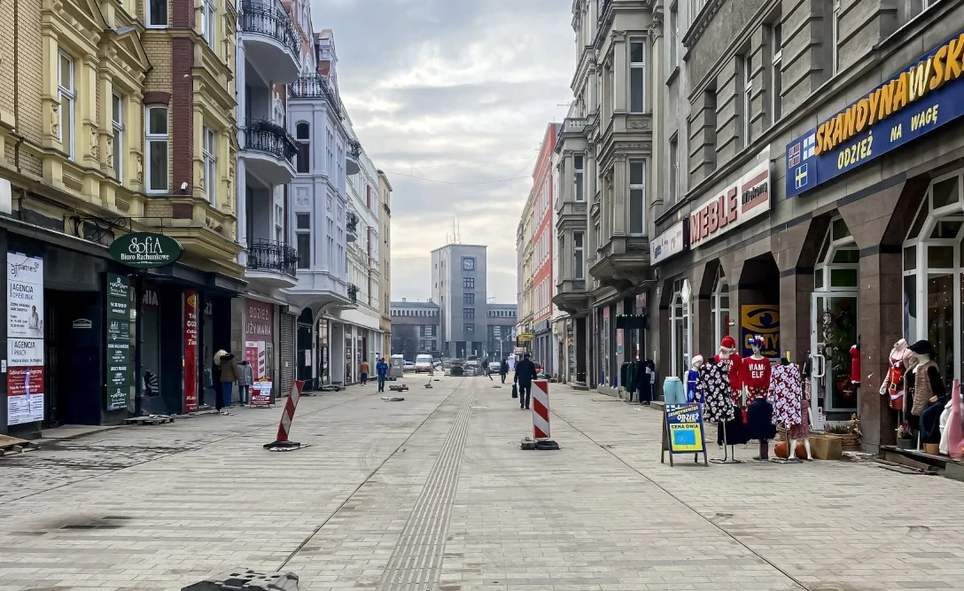 Trwa rewitalizacja ulicy Dworcowej. Co słychać na placu budowy?