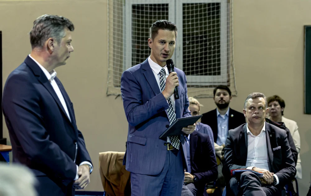 [ZDJĘCIA] Prezydent Bytomia spotkał się z mieszkańcami Rozbarku