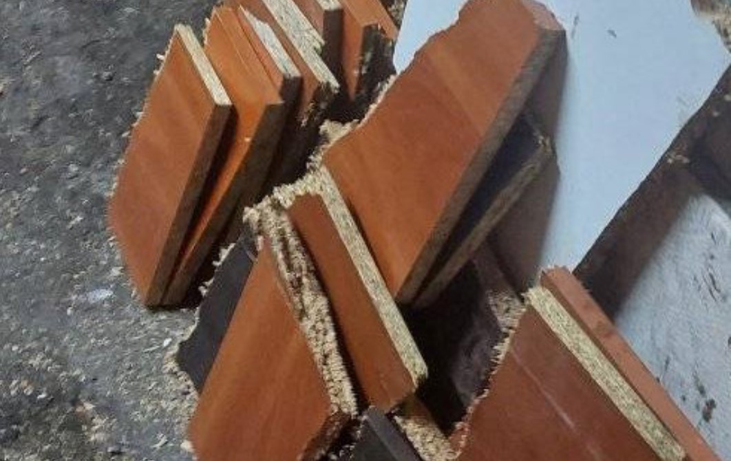 Mieszkaniec Szombierek palił starymi meblami. Natychmiastowa interwencja Straży Miejskiej