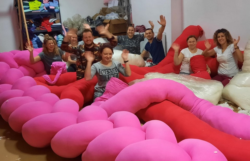 Bytomianie ubrali budynek w wełniany sweter. To McDonald's w Ustroniu