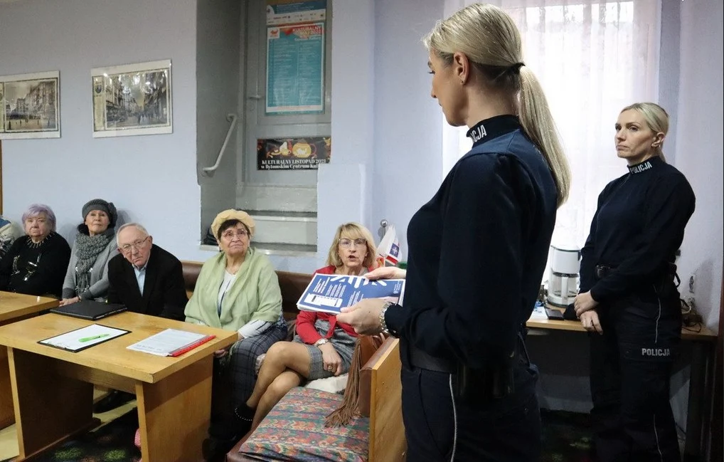 „Bezpieczny Senior” w Bytomiu. Policjanci spotkali się z najstarszymi mieszkańcami miasta