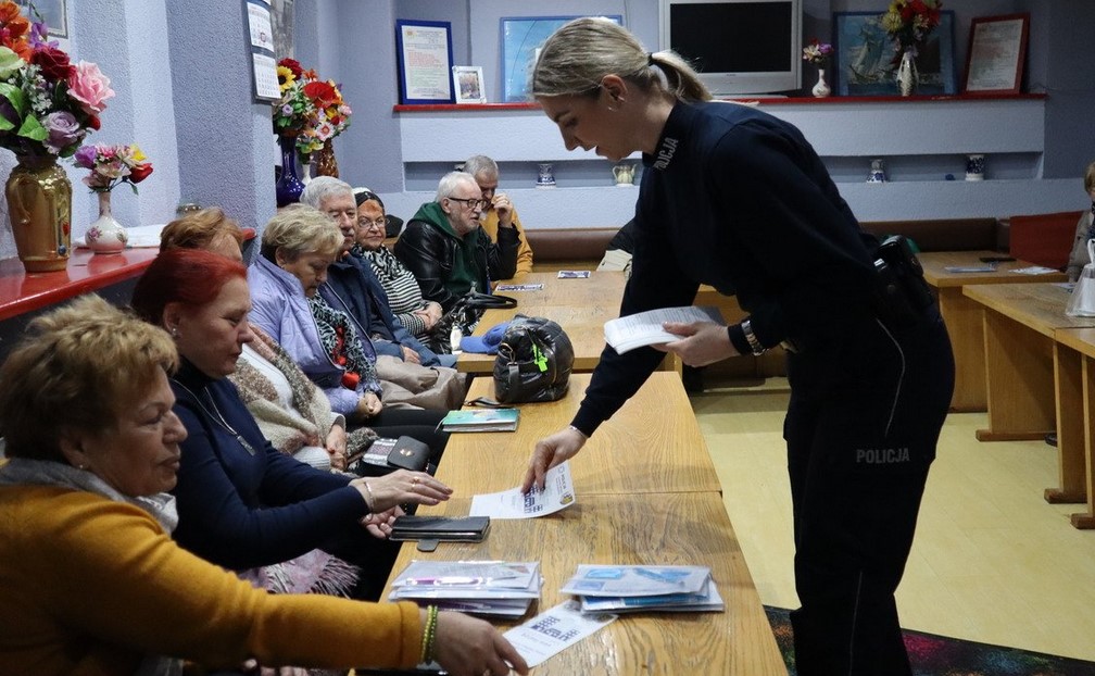 „Bezpieczny Senior” w Bytomiu. Policjanci spotkali się z najstarszymi mieszkańcami miasta