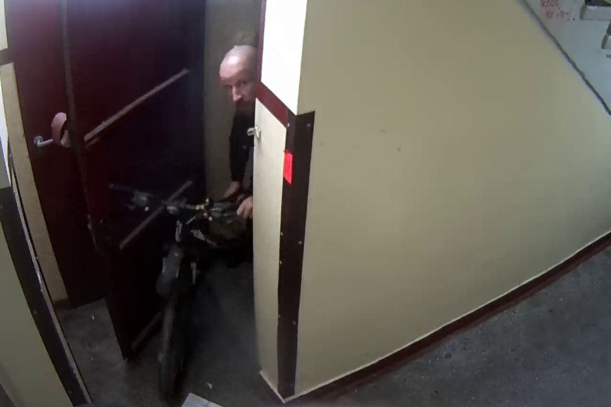 Czy rozpoznajesz sprawców włamania?