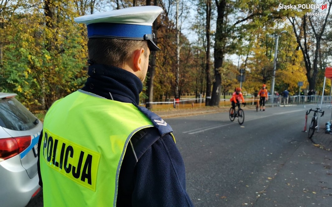 Policjanci mikołowskiej drogówki dbali o bezpieczeństwo uczestników wyścigu kolarskiego