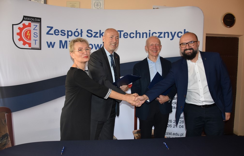 ZST w Mikołowie podjął specjalną współpracę z Wilk Elektronik. GOODRAM pomoże uczniom