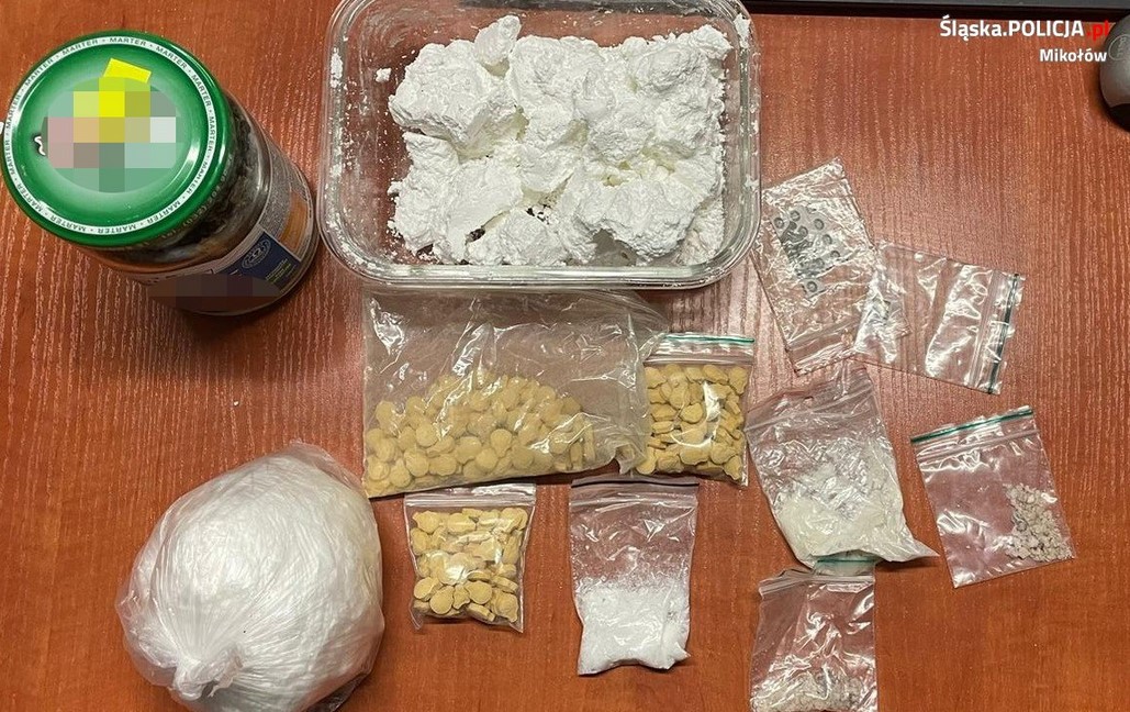 Dwóch 20-latków złapanych na gorącym uczynku. Parali się handlem narkotykami?