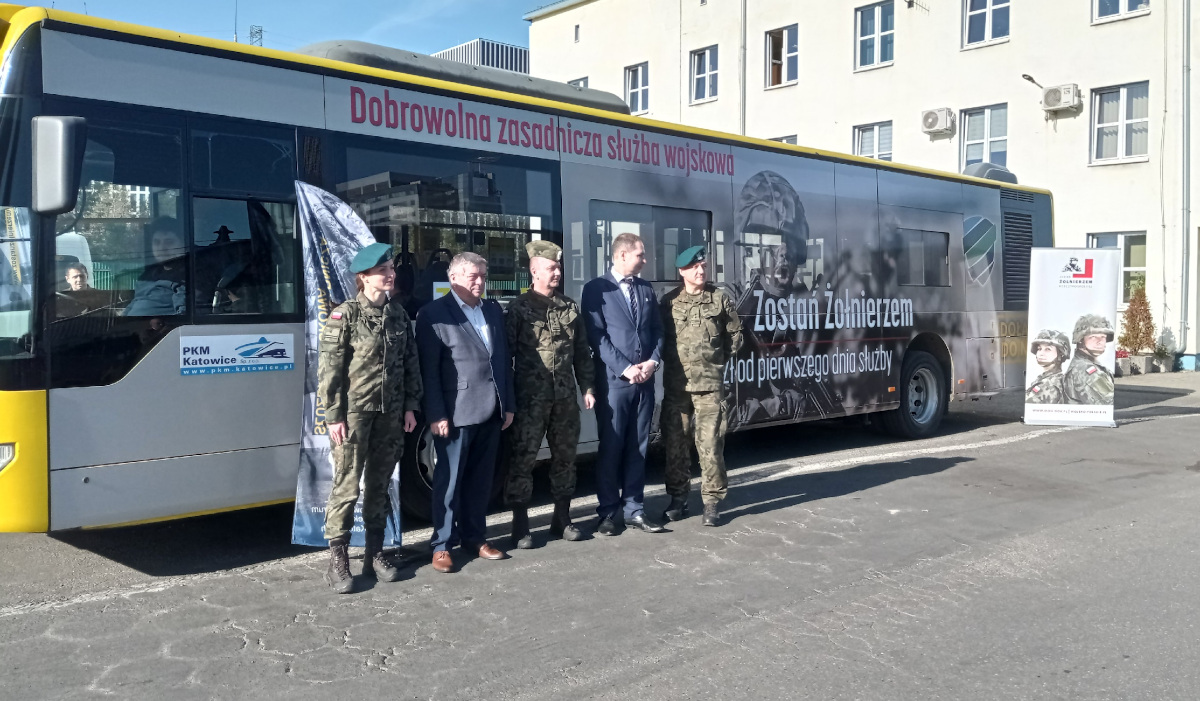 Wojskowe autobusy w katowickim PKM