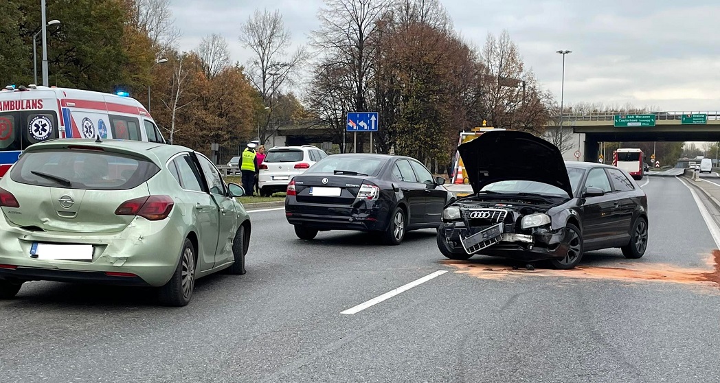 Wypadek i kolizja na al. Roździeńskiego! Zderzyły się łącznie 4 pojazdy [ZDJĘCIA]