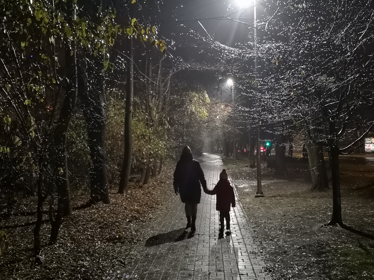 LEDowe latarnie z budżetu obywatelskiego rozświetlają Katowice