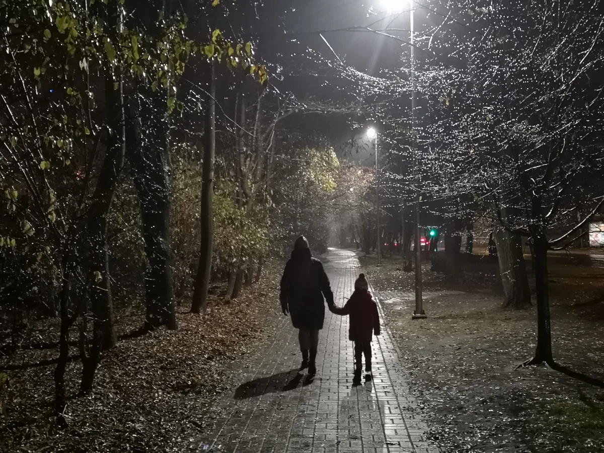 LEDowe latarnie z budżetu obywatelskiego rozświetlają Katowice