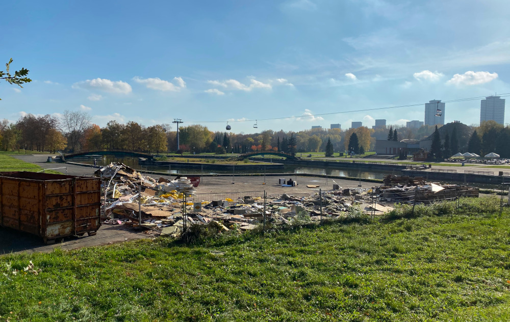 Budynku po Sun Beach w Parku Śląskim już nie ma. Od dekady pozostawał pusty i niszczał
