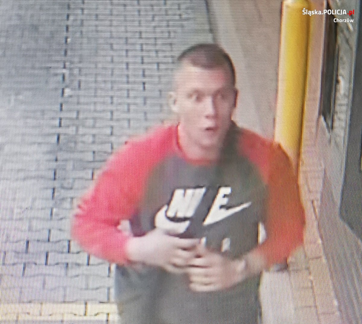 Chorzowscy policjanci poszukują sprawcy zniszczenia mienia