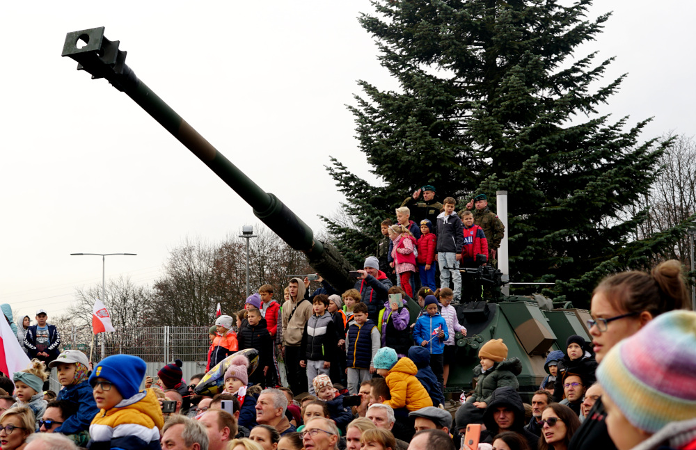 Święto Niepodległości za nami! Piknik militarny i Zakopower na Śląskim porwały gości