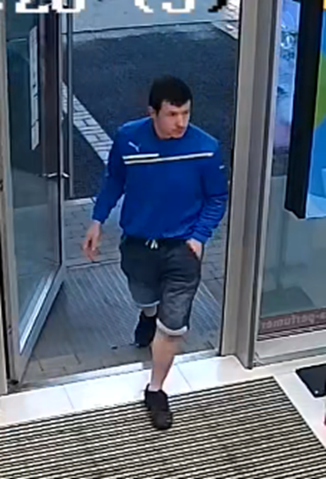 Ukradł kosmetyki. Rozpoznajesz tego mężczyznę?