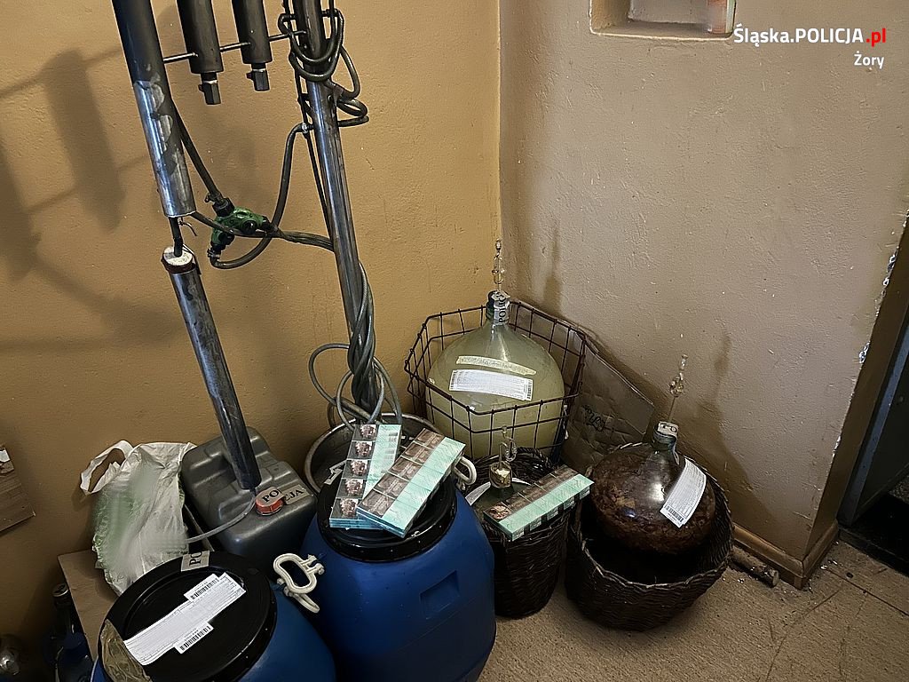 Pędził bimber, doprowadził do pożaru