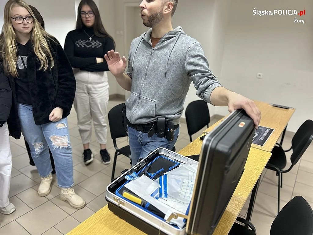 Technik kryminalistyki, a sztuka właściwego zabezpieczania śladów 6