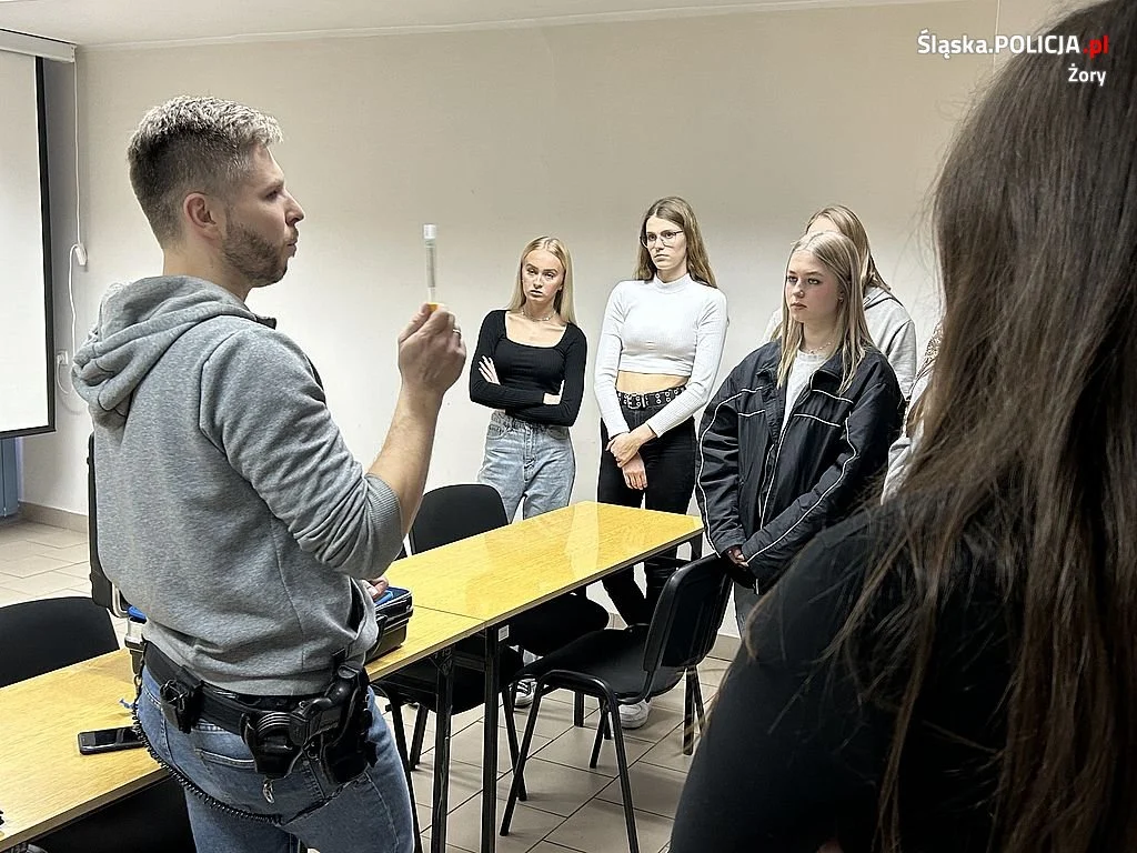 Technik kryminalistyki, a sztuka właściwego zabezpieczania śladów 7