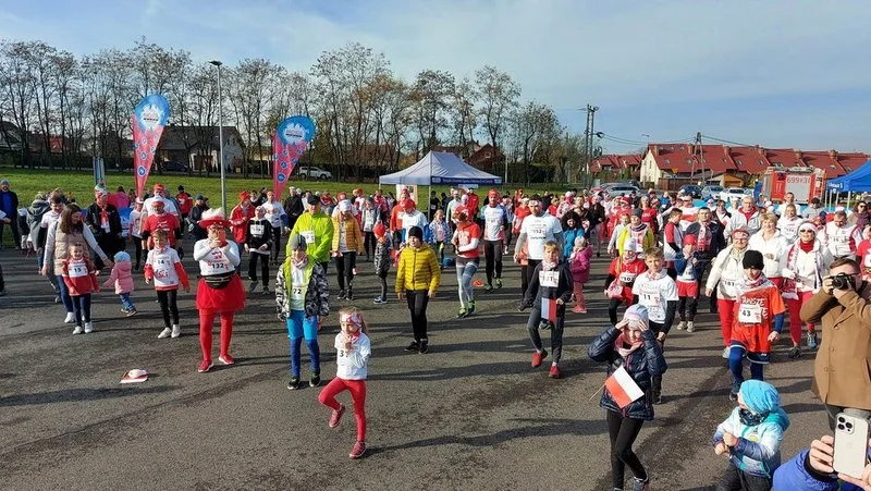 Żorzanie pobiegli w biało-czerwonych barwach! / fot. UM Żory 3