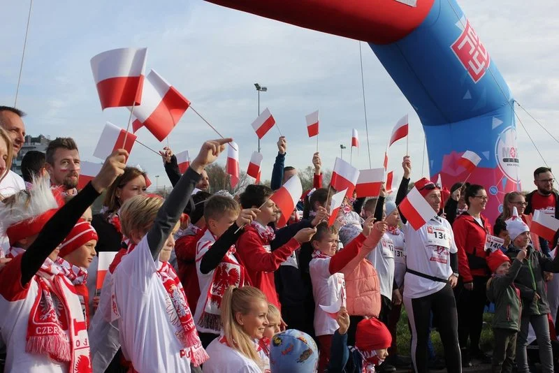 Żorzanie pobiegli w biało-czerwonych barwach! / fot. UM Żory 5