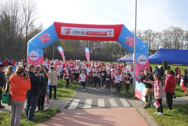 Żorzanie pobiegli w biało-czerwonych barwach! / fot. UM Żory 9