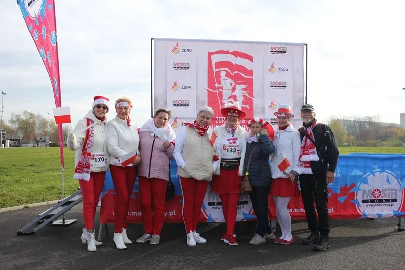 Żorzanie pobiegli w biało-czerwonych barwach! / fot. UM Żory 11