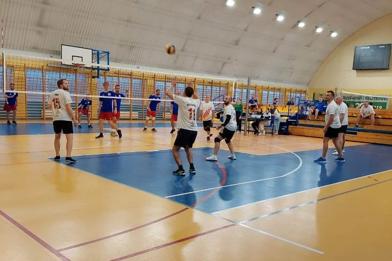 Samorządowcy z Żor zagrali w turnieju siatkówki / fot. UM Żory 6