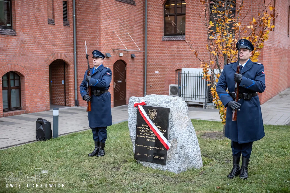 Uroczyste odsłonięcie pomnika upamiętniającego policjantów zamordowanych w 1940 r.