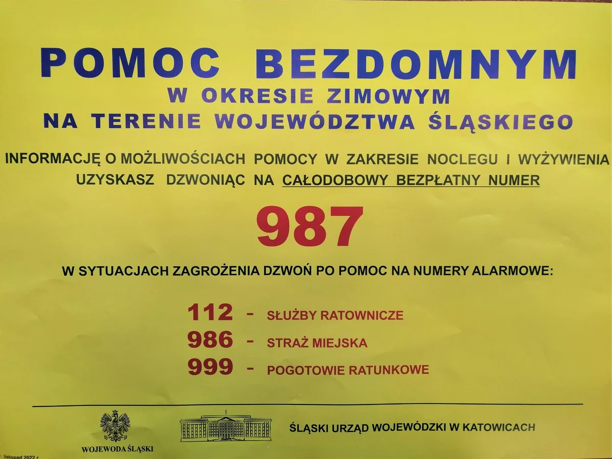 Jest zimno. Mundurowi kontrolują miejsca, gdzie przebywają bezdomni