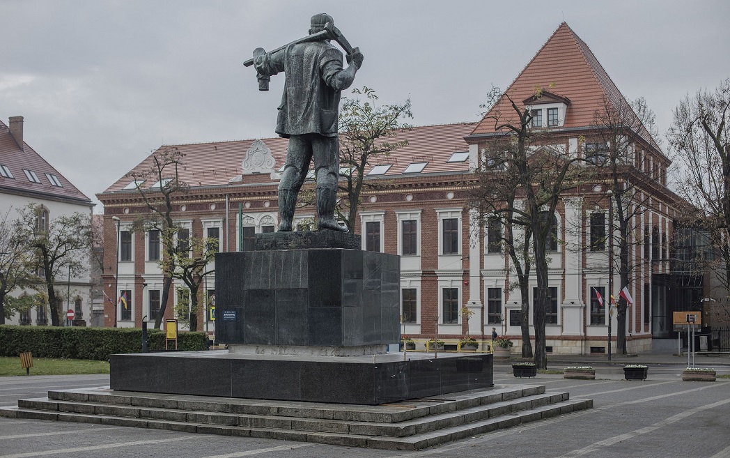 Pomnik Braci Górniczej odnowiony. Dzieło Mariana Koniecznego znów cieszy oczy mieszkańców