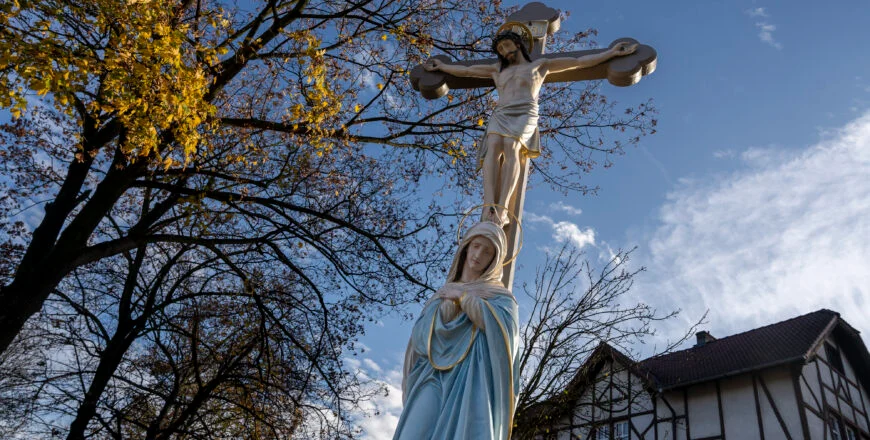 Zakończyła się renowacja krzyża przy ulicy Bytomskiej