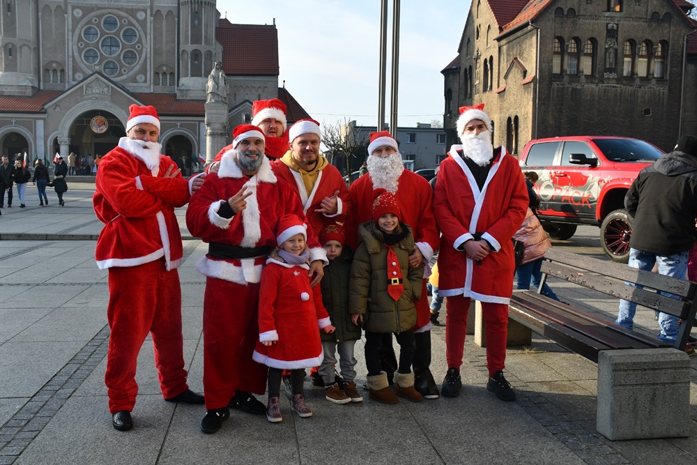 Mikołaj w super bryce 23