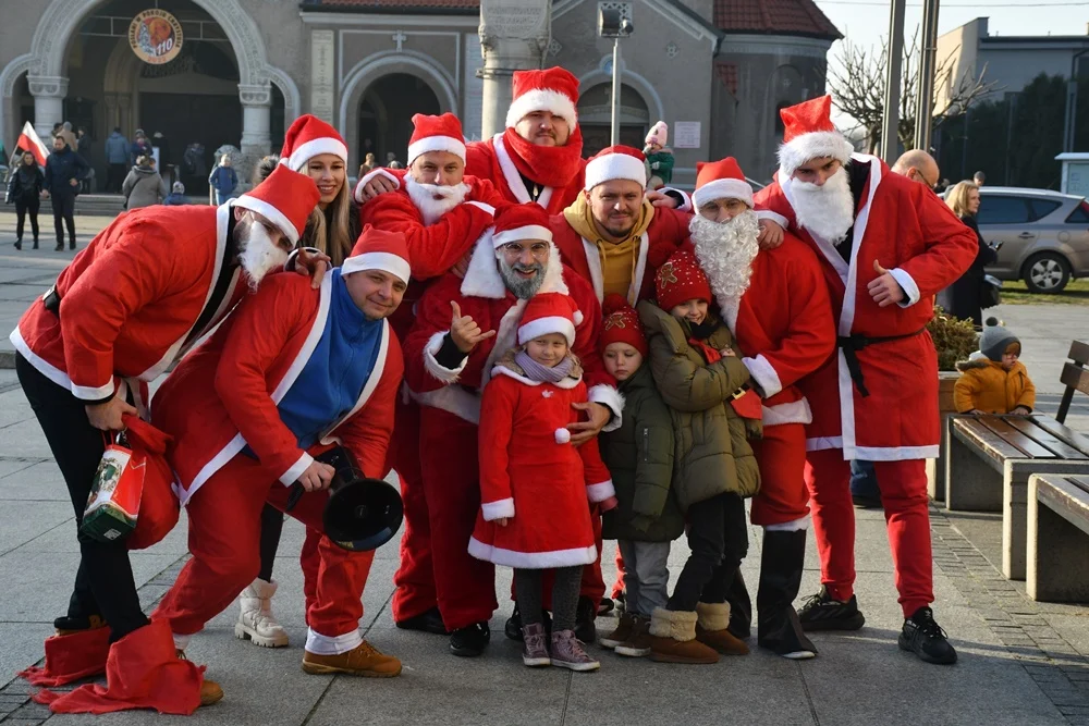 Mikołaj w super bryce odwiedził Rudę Śląską! [FOTO]
