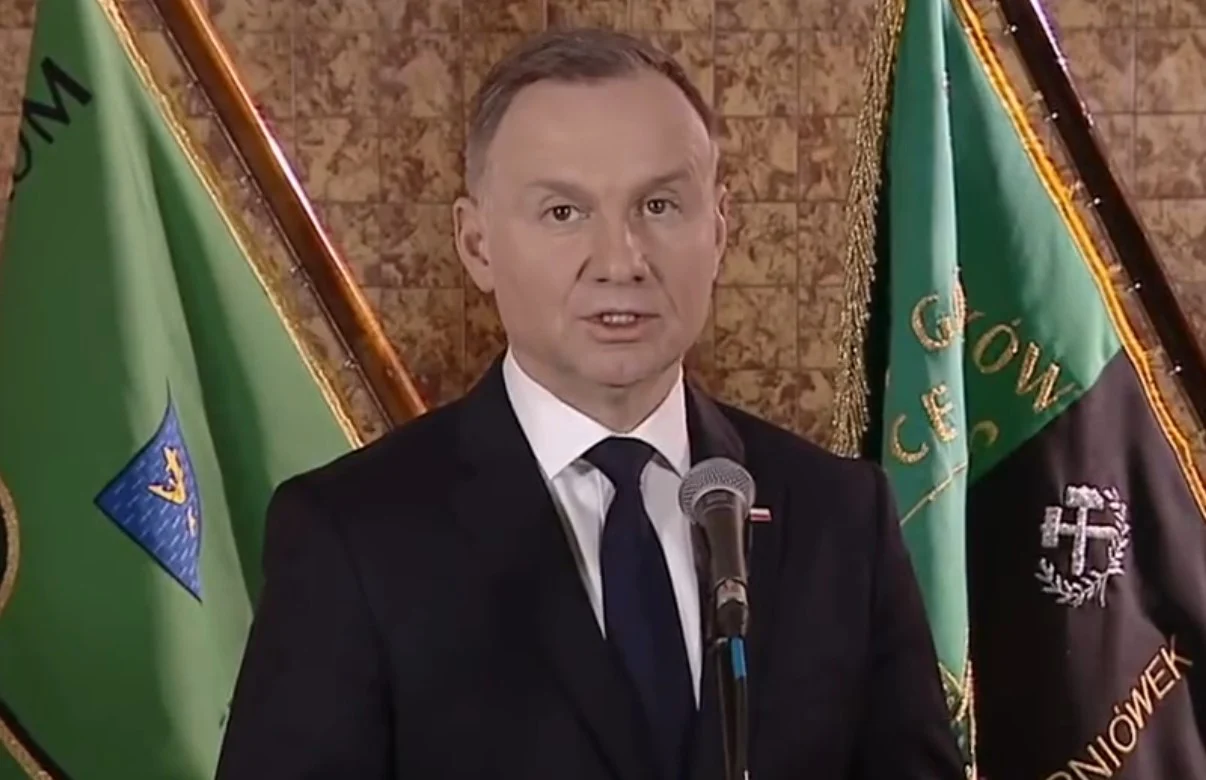 Andrzej Duda wziął udział w Barbórce. Uroczysta msza i kwiaty pod pomnikiem w KWK Pniówek