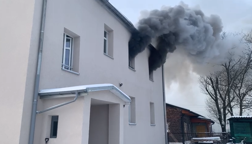 Pożar mieszkania przy ul. Kingi. Dwie osoby zostały ewakuowane!