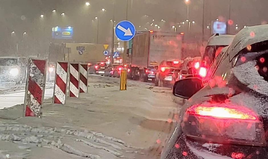 Fatalne warunki na rudzkich drogach! Zdarzenie drogowe na ul. Tunkla
