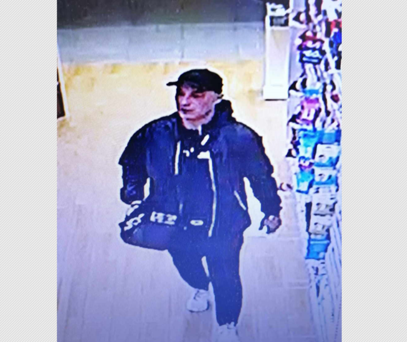 Wiesz coś o kradzieży lub rozpoznajesz mężczyznę ze zdjęcia? Powiadom Policję!