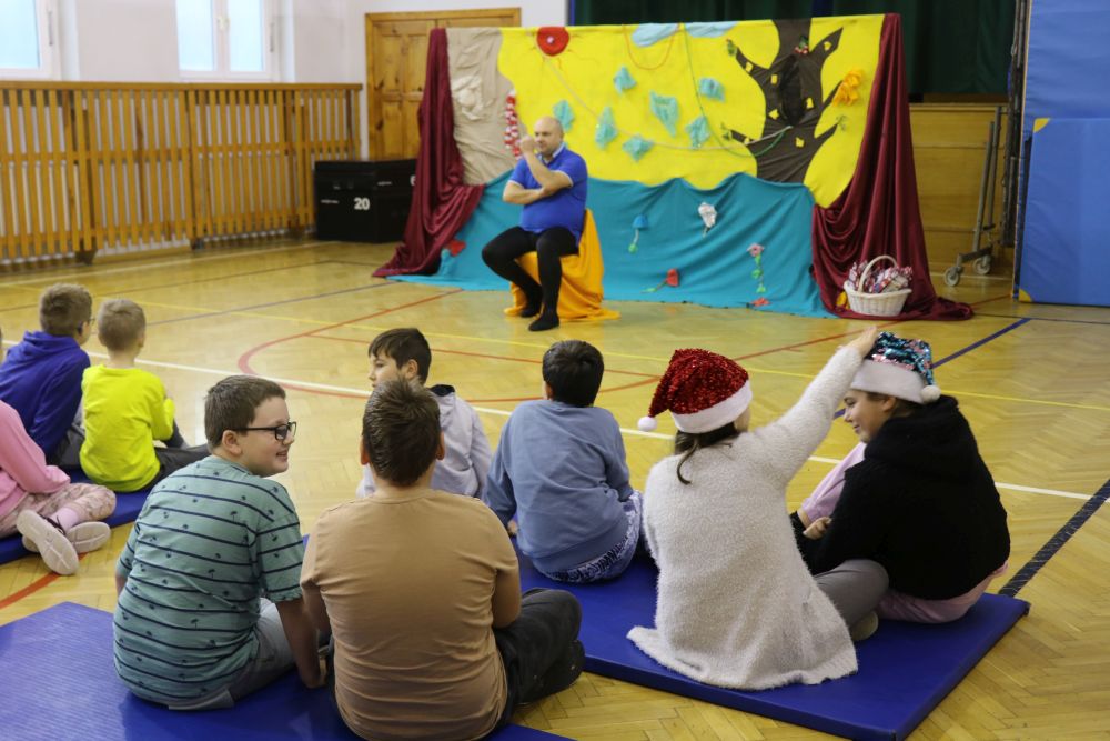 Spektakle profilaktyczne w szkołach podstawowych