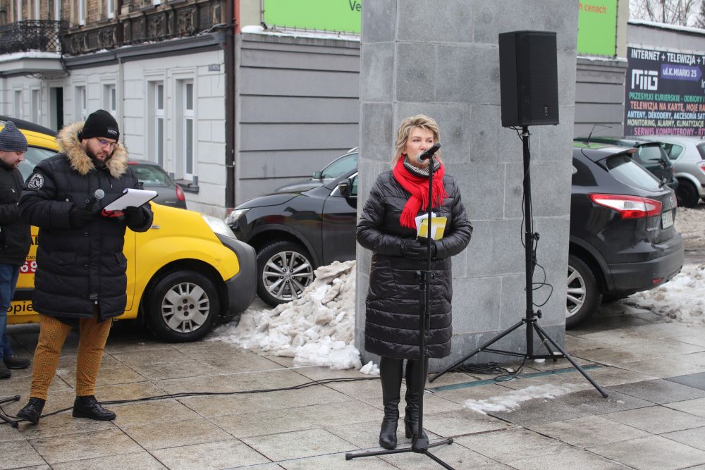 Choinki trafiły do Piekarzan