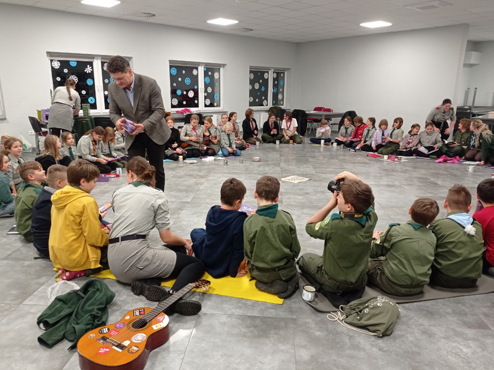 Burmistrz z wizytą u harcerzy. Mikołajkowa zbiórka 2 Szczepu Harcerskiego