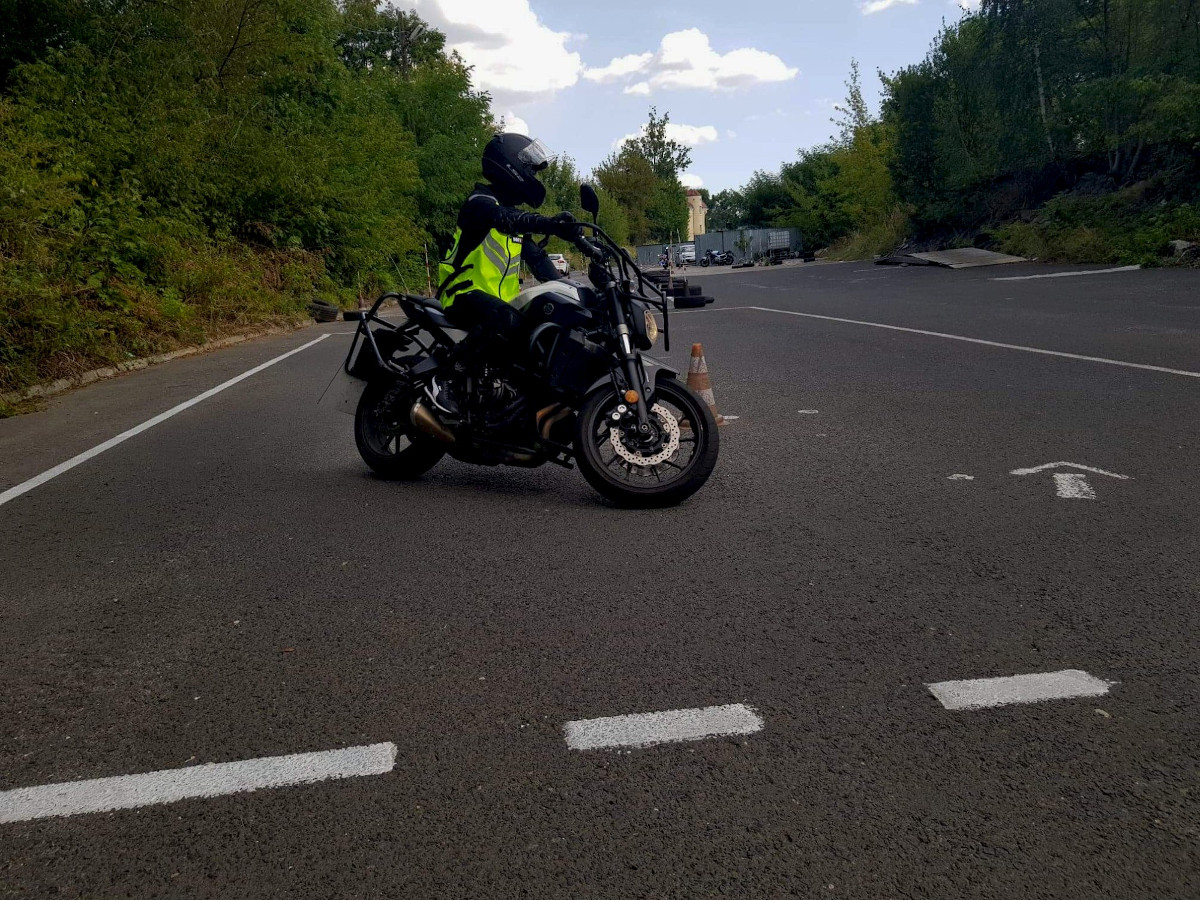 Chcesz zrobić prawo jazdy na motocykl? Znajdź odpowiednią szkołę nauki jazdy