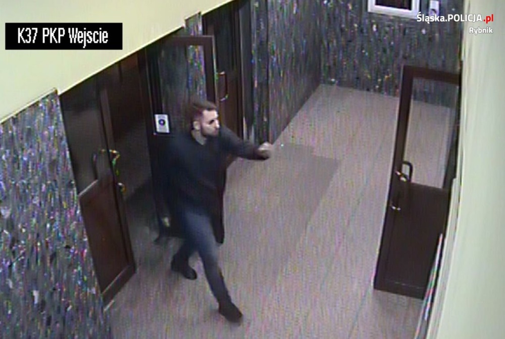 Uszkodził automat z napojami. Rozpoznajesz go?