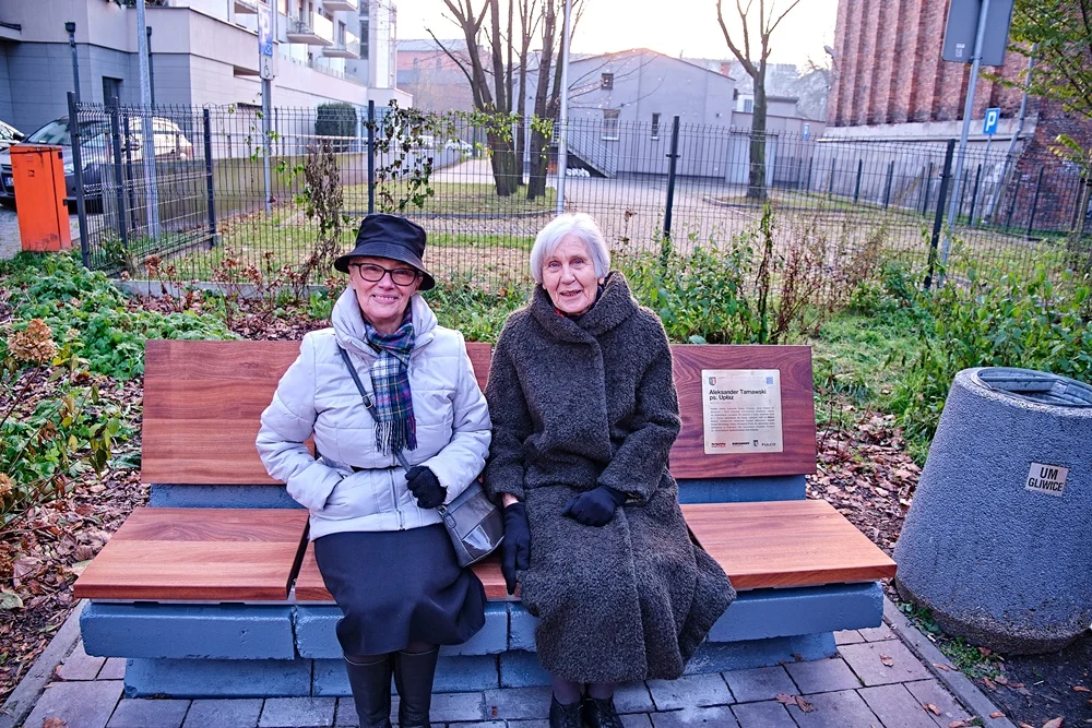 Ławeczka pułkownika Tarnawskiego stanęła przy Alei Przyjaźni