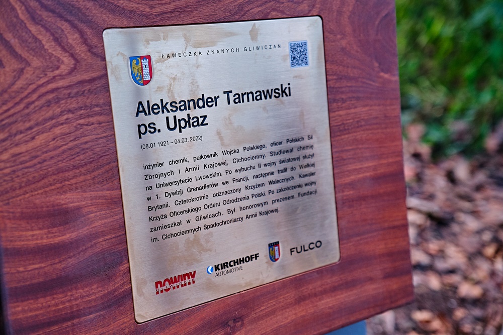 Ławeczka pułkownika Tarnawskiego stanęła przy Alei Przyjaźni