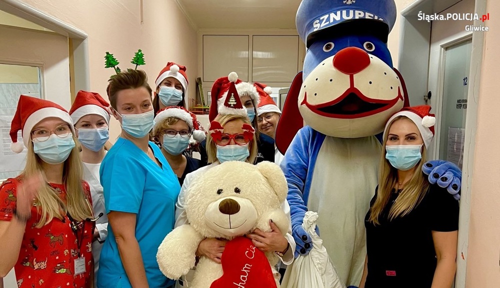 Mikołajkowa niespodzianka na oddziale dziecięcym szpitala miejskiego