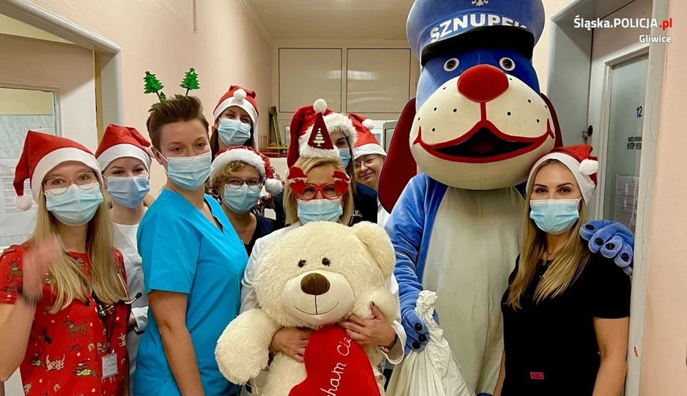 Mikołajkowa niespodzianka na oddziale dziecięcym szpitala miejskiego