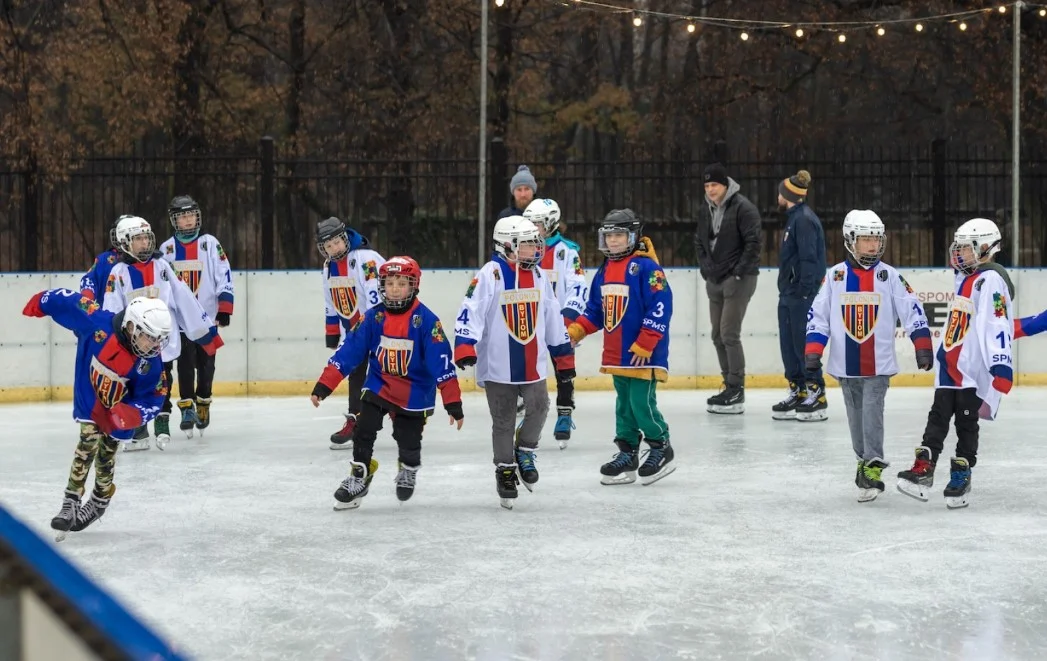 Lodowisko w Parku Kachla już działa. Warto ruszyć na łyżwy!