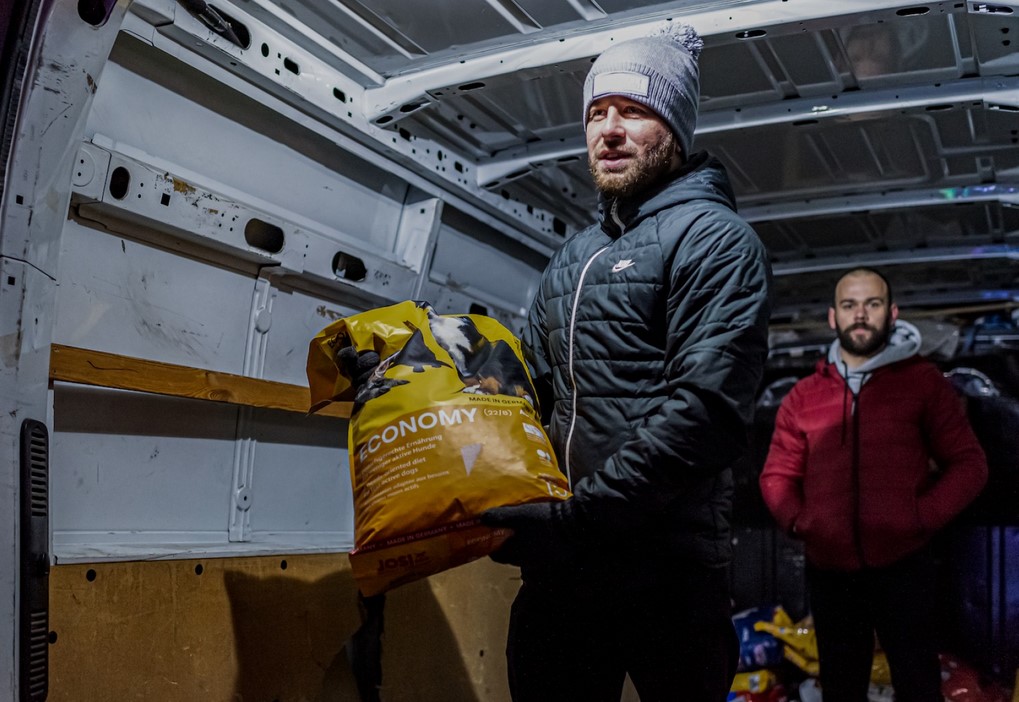 Miłośnicy tuningowanych samochodów pomagali bytomskiemu schronisku